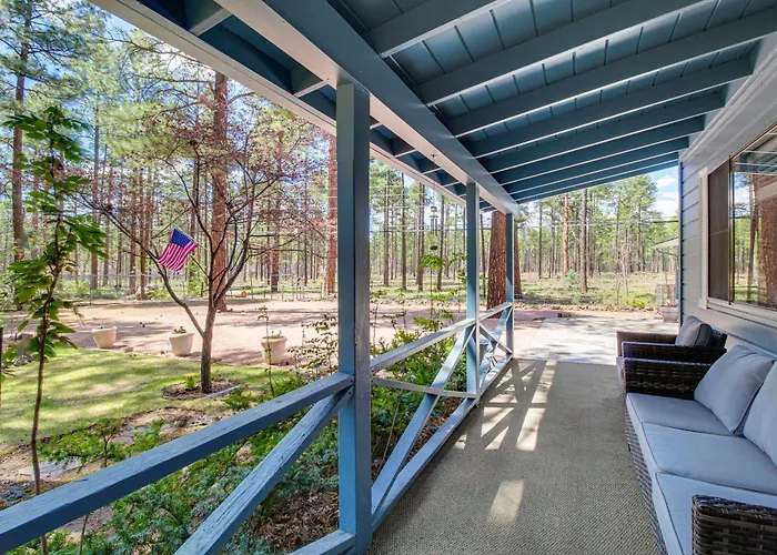 Deck + Pool Table: Nature Escape Holiday home *