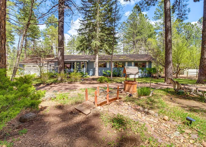 Deck + Pool Table: Nature Escape * Pinetop-Lakeside