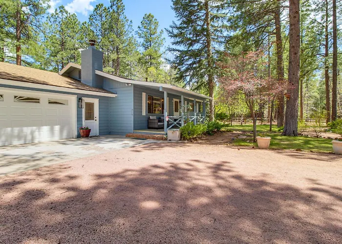 Deck + Pool Table: Nature Escape Pinetop-Lakeside